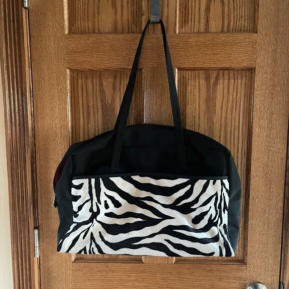Zebra fur trim 18 inch tote bag - Picture 1 of 6